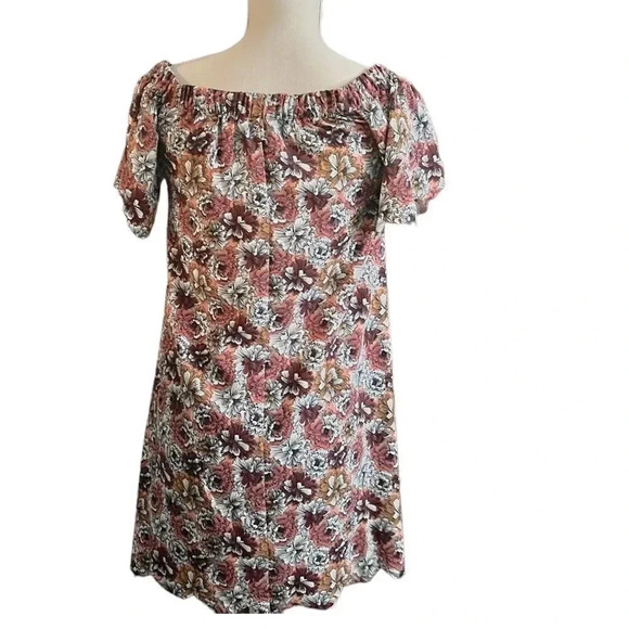 BANANA REPUBLIC dress size 2 It is a beautiful dress with a floral pattern. - Picture 2 of 5